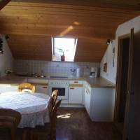 BILD: Blick vom Wohnbereich der Wohnküche aus in Richtung Küche BILD: Blick vom Wohnbereich der Wohnküche aus in Richtung Küche